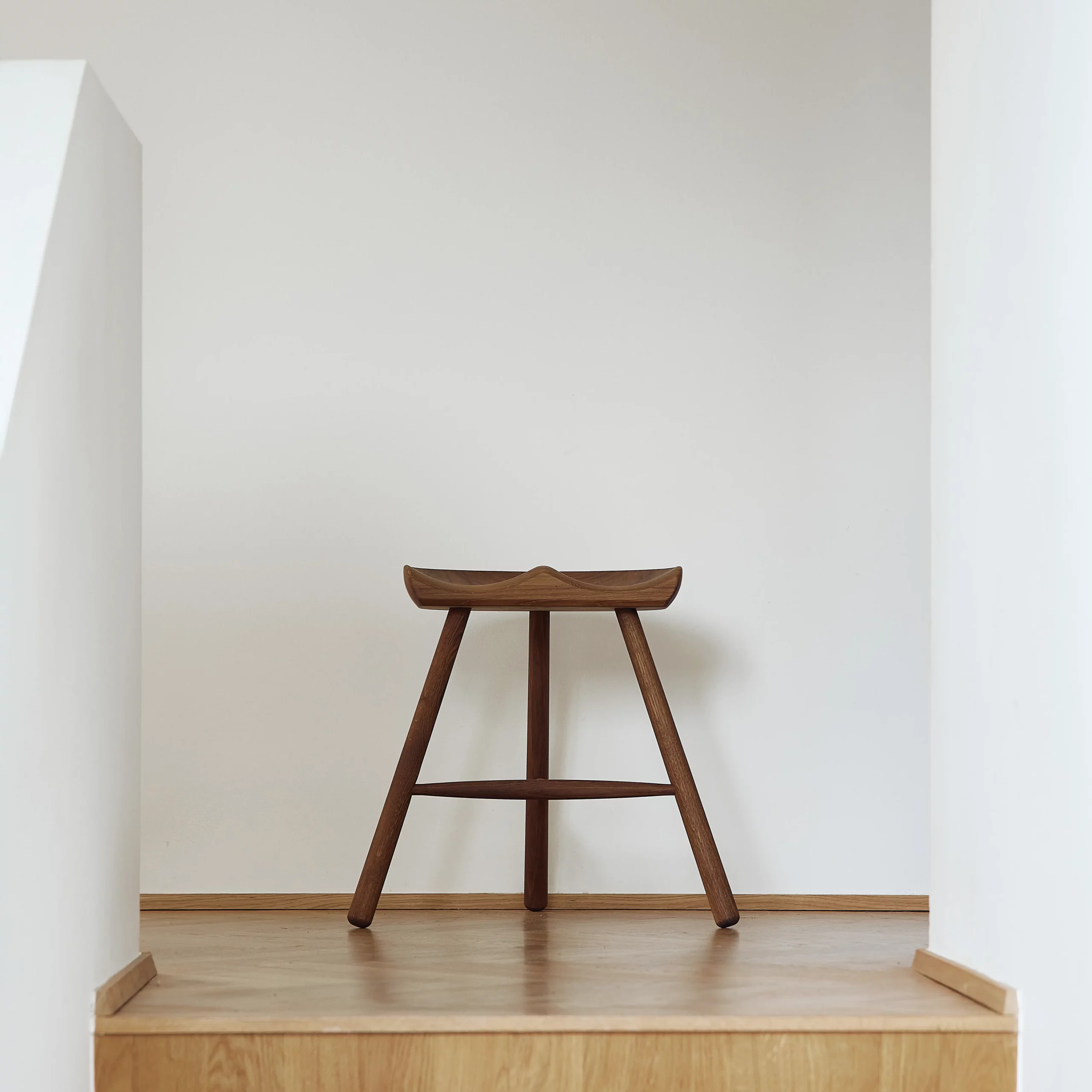 Shoemaker Chair™ no. 49, Smoked Oak